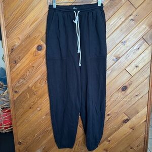Aerie Black Joggers with Relaxed Fit and Tapered Ankle Size Small